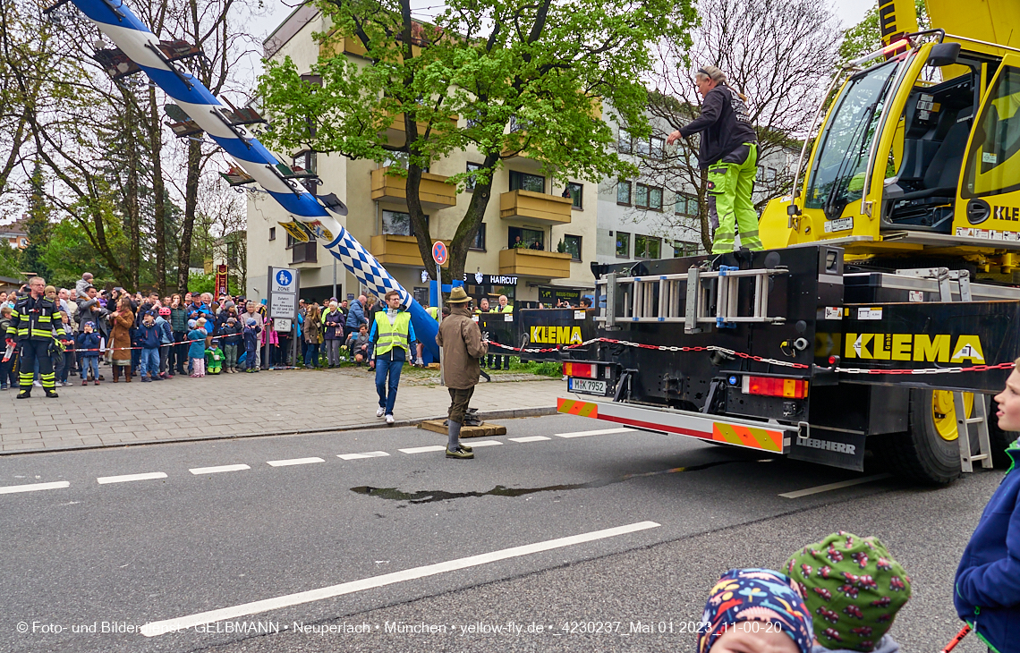 01.05.2023 - Maibaumaufstellung in Berg am Laim